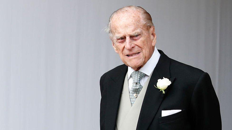 El príncipe Felipe, esposo de la reina Isabel II, sufre un accidente de tráfico