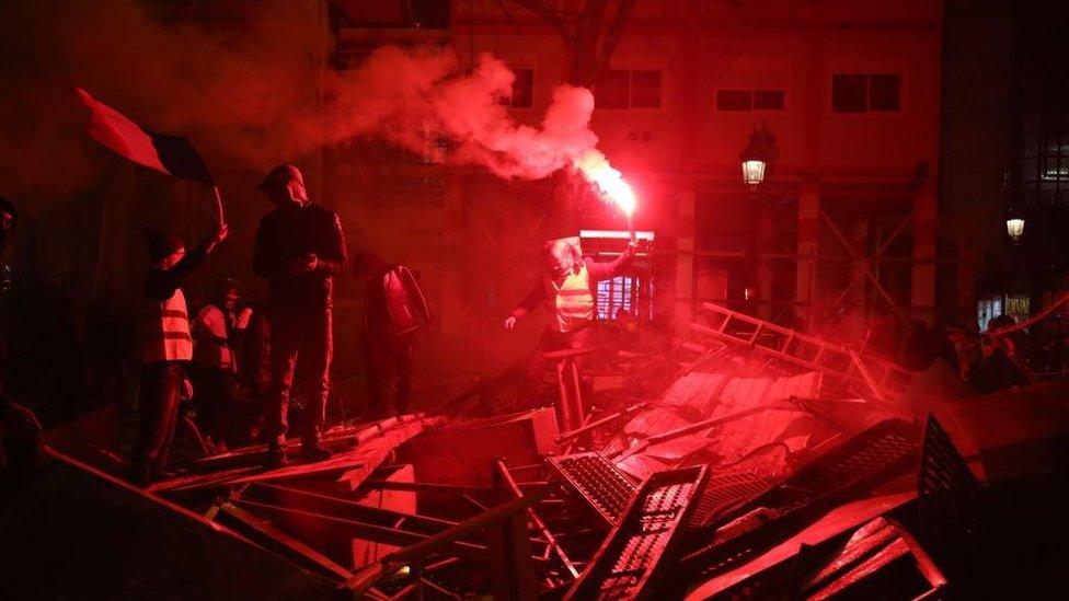 Francia: tensión en París tras manifestación que dejó 19 heridos