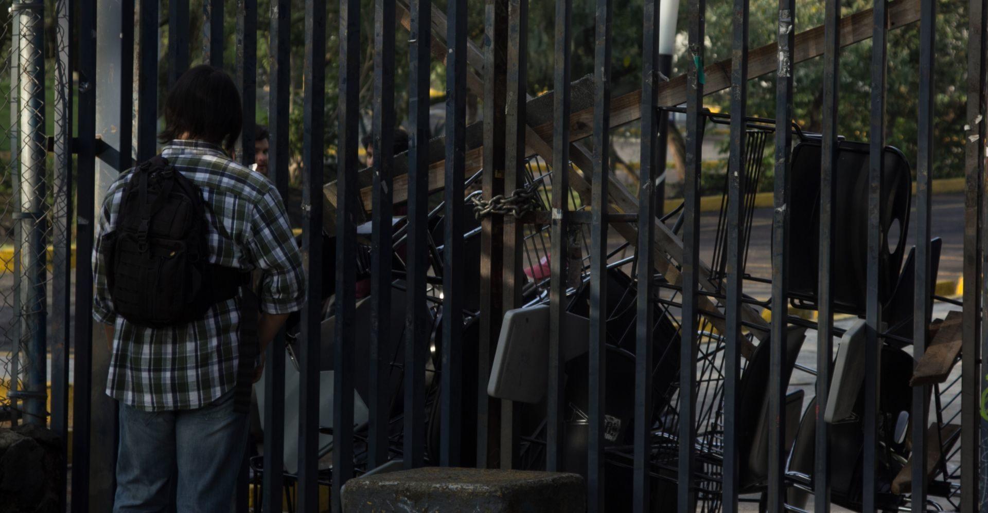 Mujeres Organizadas toman Ciencias Políticas por violencia de género e inseguridad en la UNAM