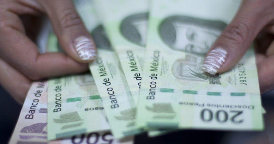 Disminuye la actividad económica 1.6% en agosto por retroceso en comercio y servicios: Inegi