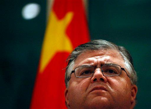 Carstens no convence del todo a China