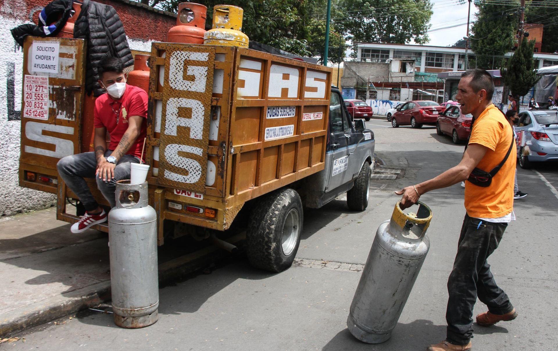Cofece advierte que regular precios del gas LP, como quiere AMLO, puede provocar desabasto