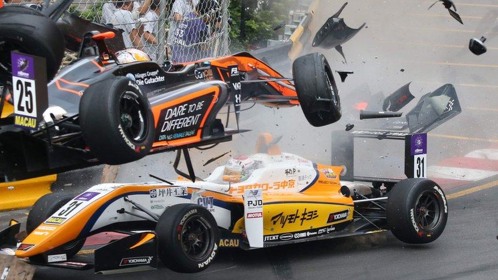 GP Macao: el espeluznante accidente de la piloto alemana de 17 años Sophia Flörsch contra un puesto de fotógrafos