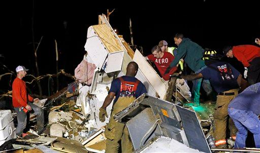 Suman 31 muertos por tornados de EU