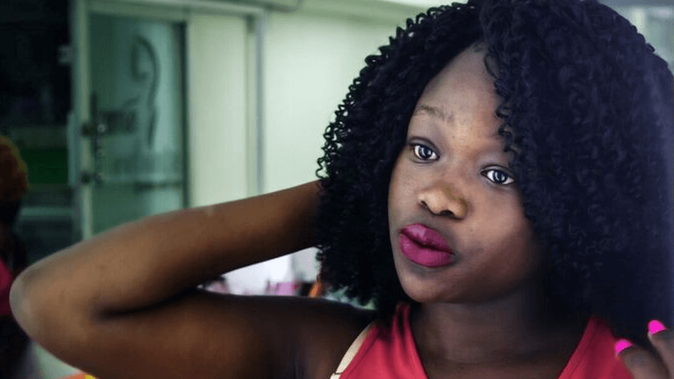 “Sugar daddies”: las mujeres que tienen relaciones con hombres mayores para financiar una vida glamurosa