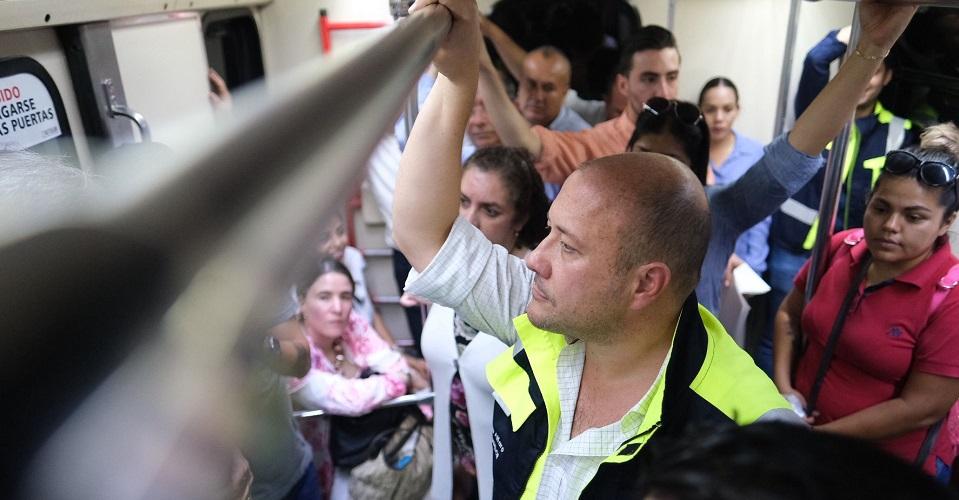 Protestas por alza al transporte en Guadalajara: la policía detuvo a manifestantes y acusan a Alfaro de reprimir