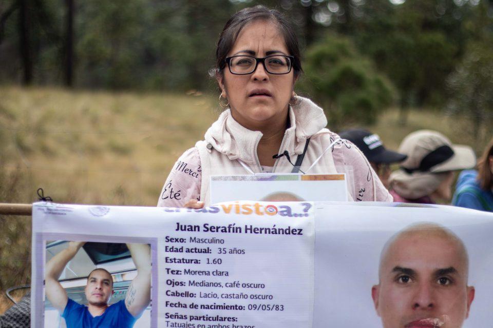 “La hago de detective para buscar a mi esposo policía”: Las historias de la Caminata por la Paz