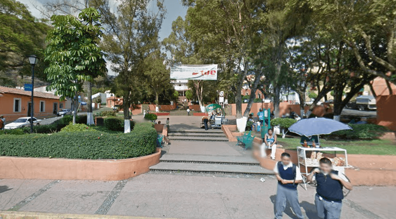 Pese a alza de COVID y saturación de hospitales, hacen boda con cientos de invitados en Malinalco