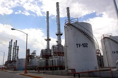 Exportará Pemex 30 mil barriles diarios a China