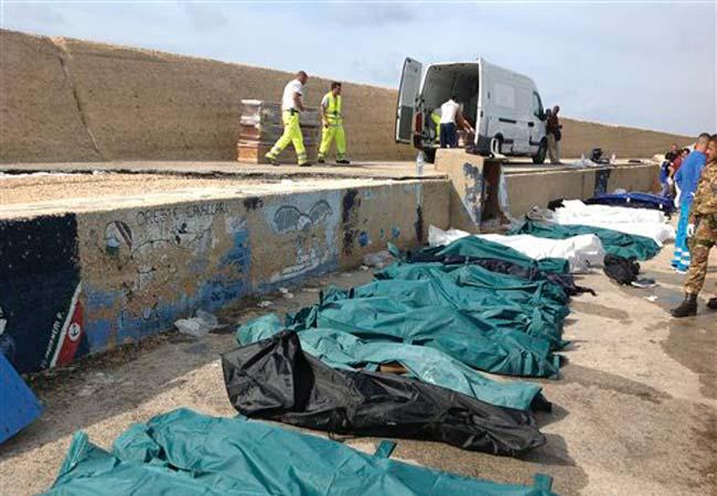 Mueren 94 migrantes africanos en naufragio frente a Italia