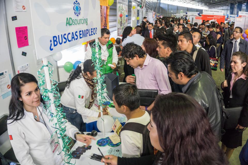 #SemáforoEconómico: México falla en empleo, crea sólo la mitad de los que necesita