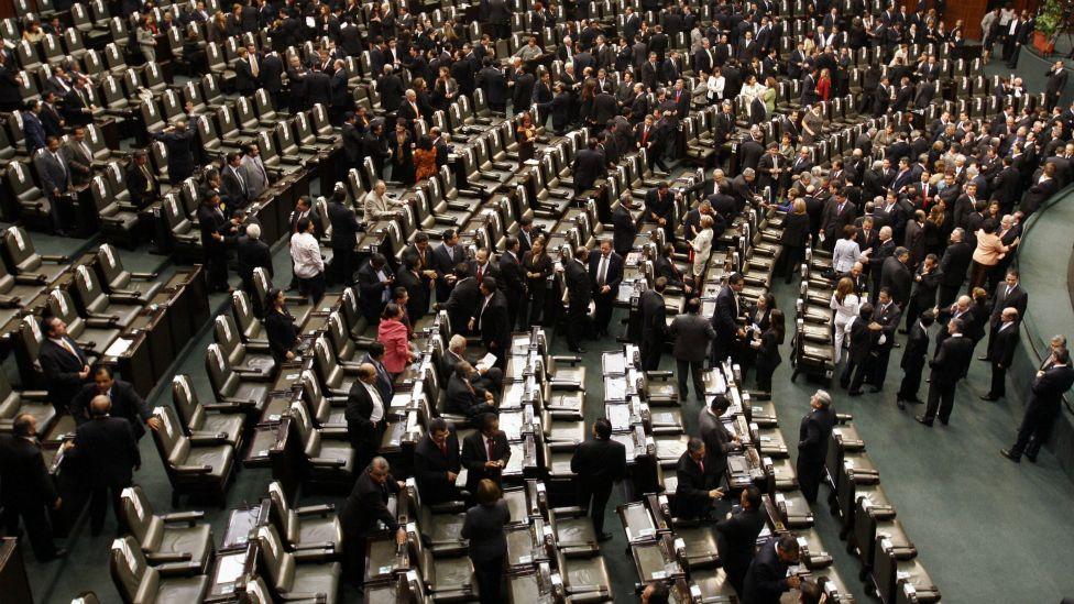 Diputados de México aprueban eliminar el fuero de los servidores públicos y hacer desaparecer la histórica inmunidad presidencial