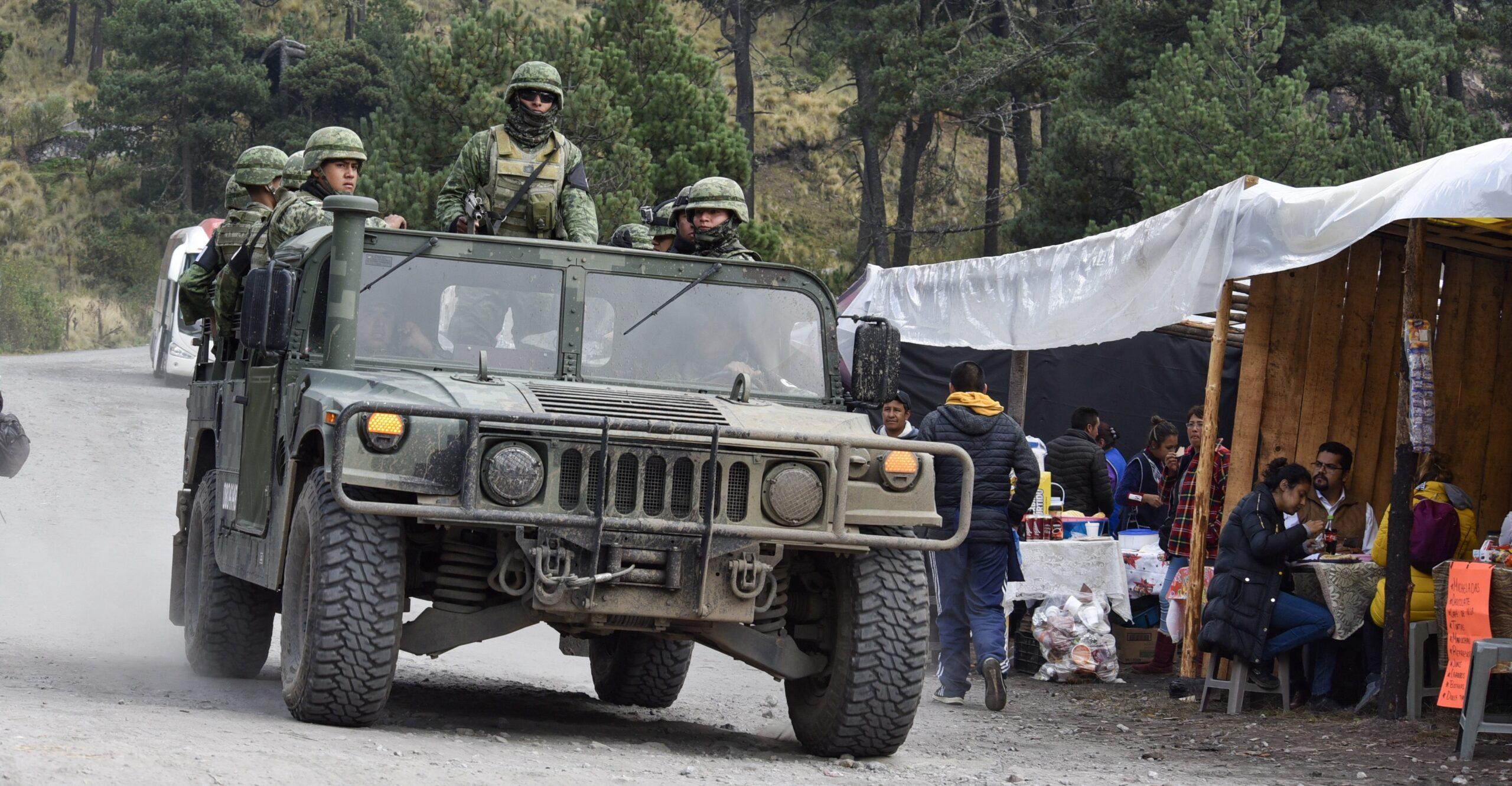 Integrantes de la Unión de Pueblos de Guerrero retienen a elementos de la Guardia Nacional en Tecoanapa