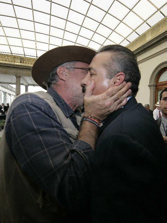 Llama Beltrones a cumplir acuerdos pactados con Sicilia