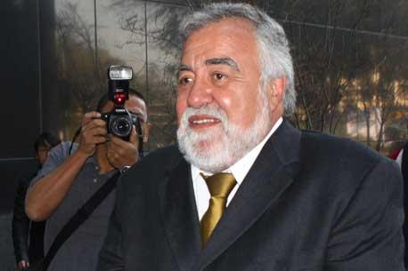 Encinas formaliza aspiración por el Edomex