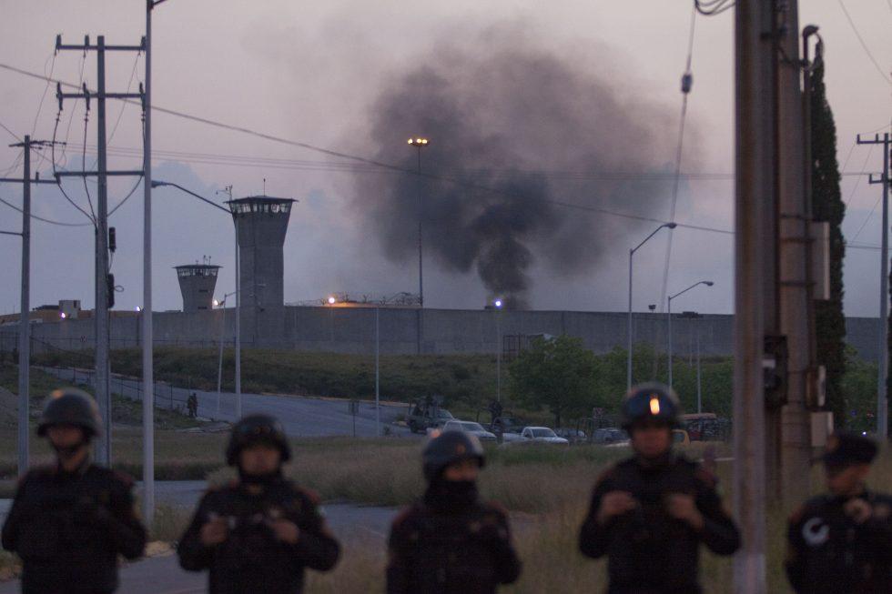 Nuevo León le pide 900 MDP al gobierno federal o advierte que las crisis en los penales seguirán