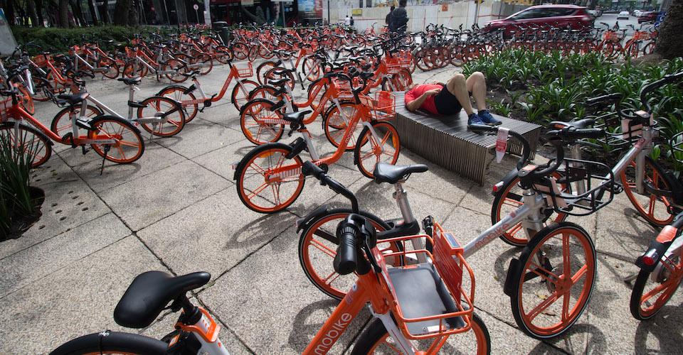 ¿Usas bicis y monopatines de aplicaciones? Autoridades de CDMX dicen que solo recibirán permiso temporal