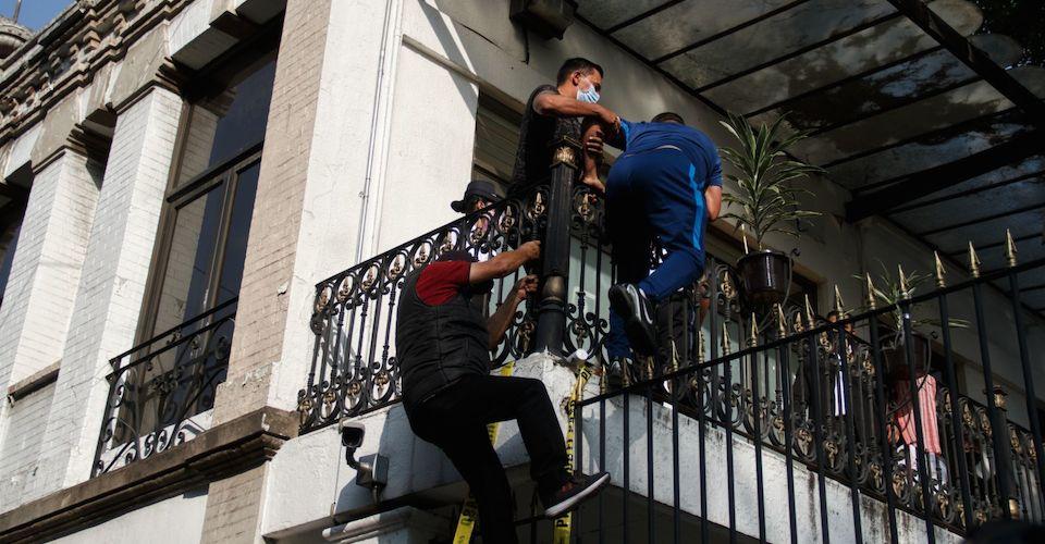 Víctimas y familiares de la Guardería ABC toman instalaciones de Segob; acusan falta de atención