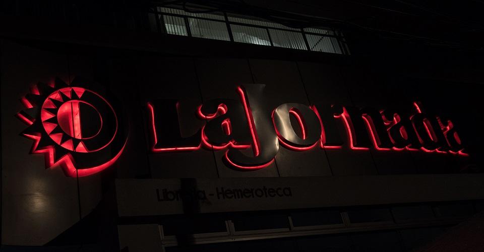 Amenazan de muerte y allanan la casa del periodista de La Jornada Emir Olivares