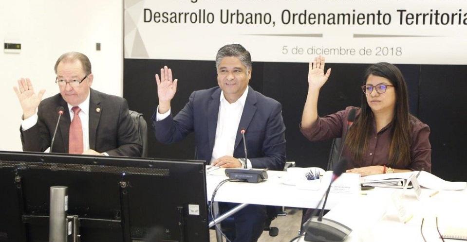 Legislador es empresario inmobiliario y preside Comisión de Vivienda; no ha declarado su patrimonio