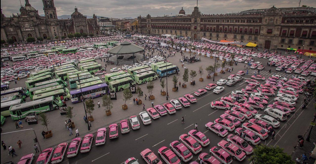 Taxistas bloquearon vialidades principales en la CDMX; el diálogo está abierto: Sheinbaum