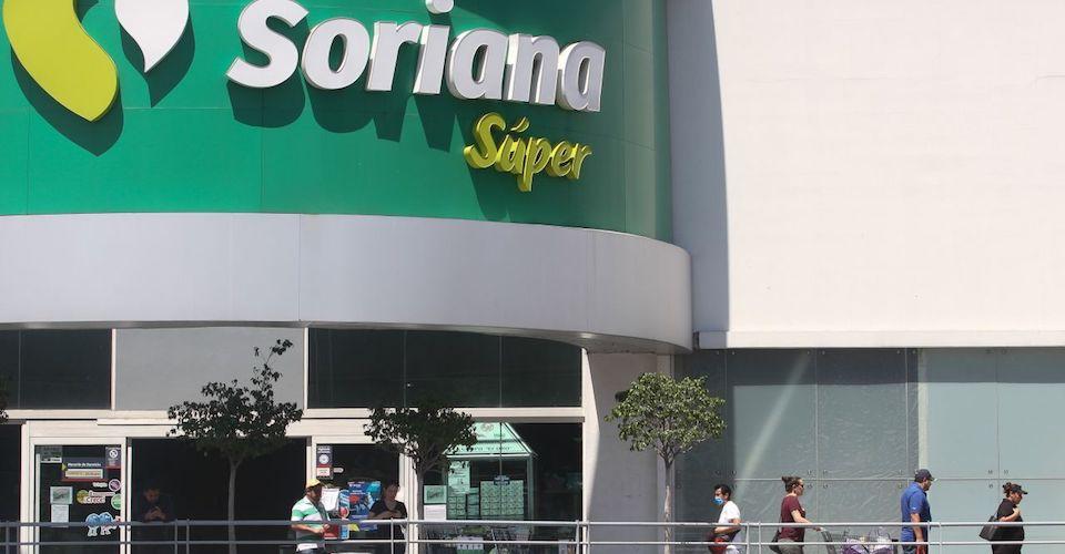 Soriana hará pruebas de COVID; ofrece cadena de frío e instalaciones para vacunación