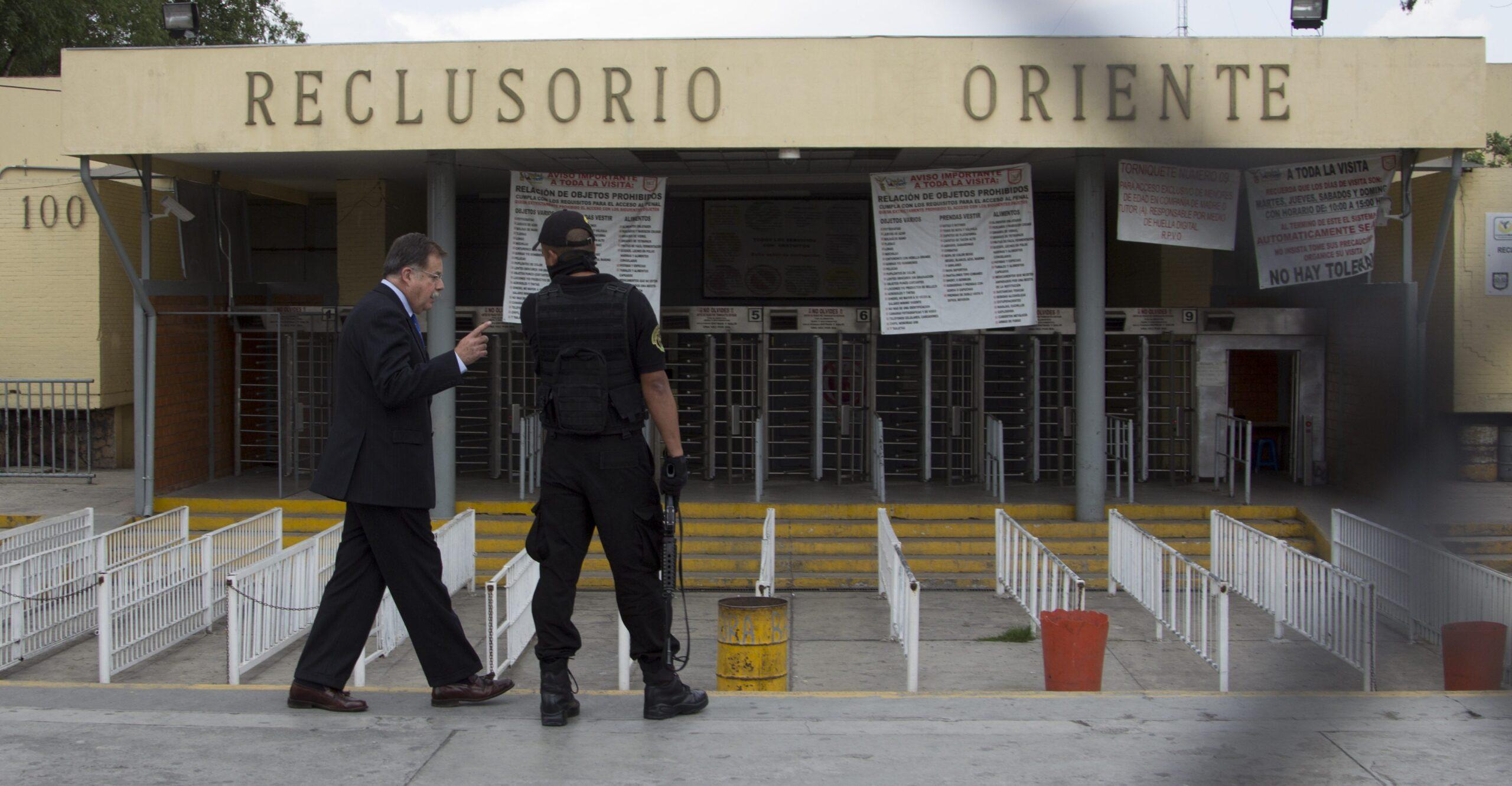 Se registra incendio al interior del Reclusorio Oriente; reportan 3 internos muertos y 7 heridos