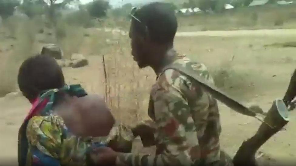 Cómo la BBC utilizó Google y Facebook para identificar a los autores de la brutal ejecución de dos mujeres y dos niños captada en un video viral