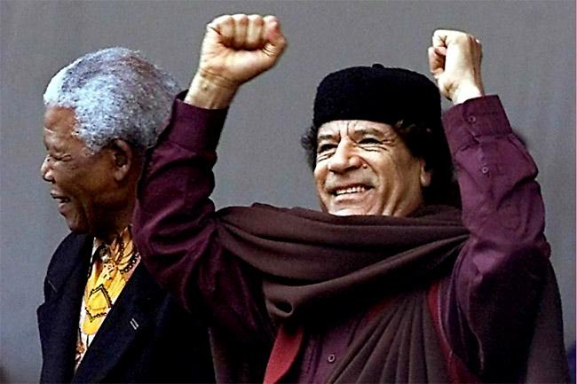 Gadafi acusa a potencias extranjeras de orquestar protestas en su contra