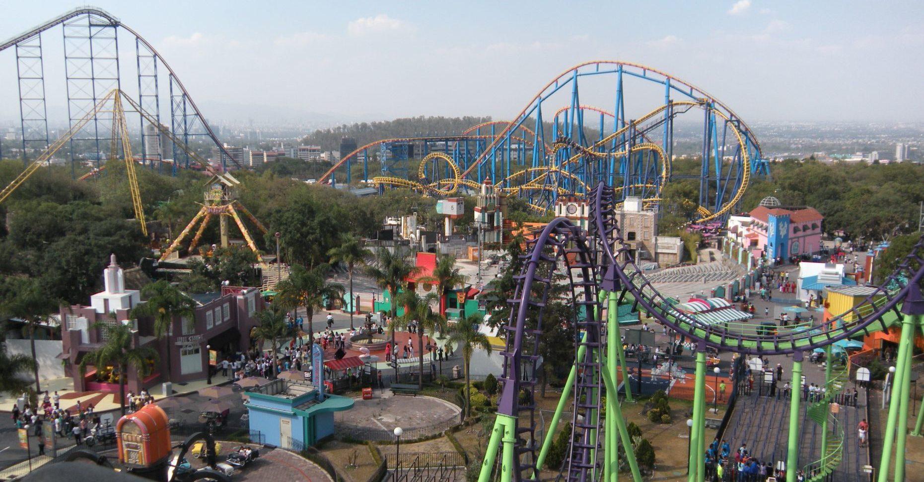 Fiscalía de CDMX investiga lesiones de joven en un juego mecánico de Six Flags