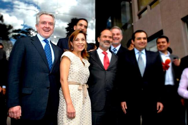 Cordero derrota a Josefina y Creel… en recolección de firmas