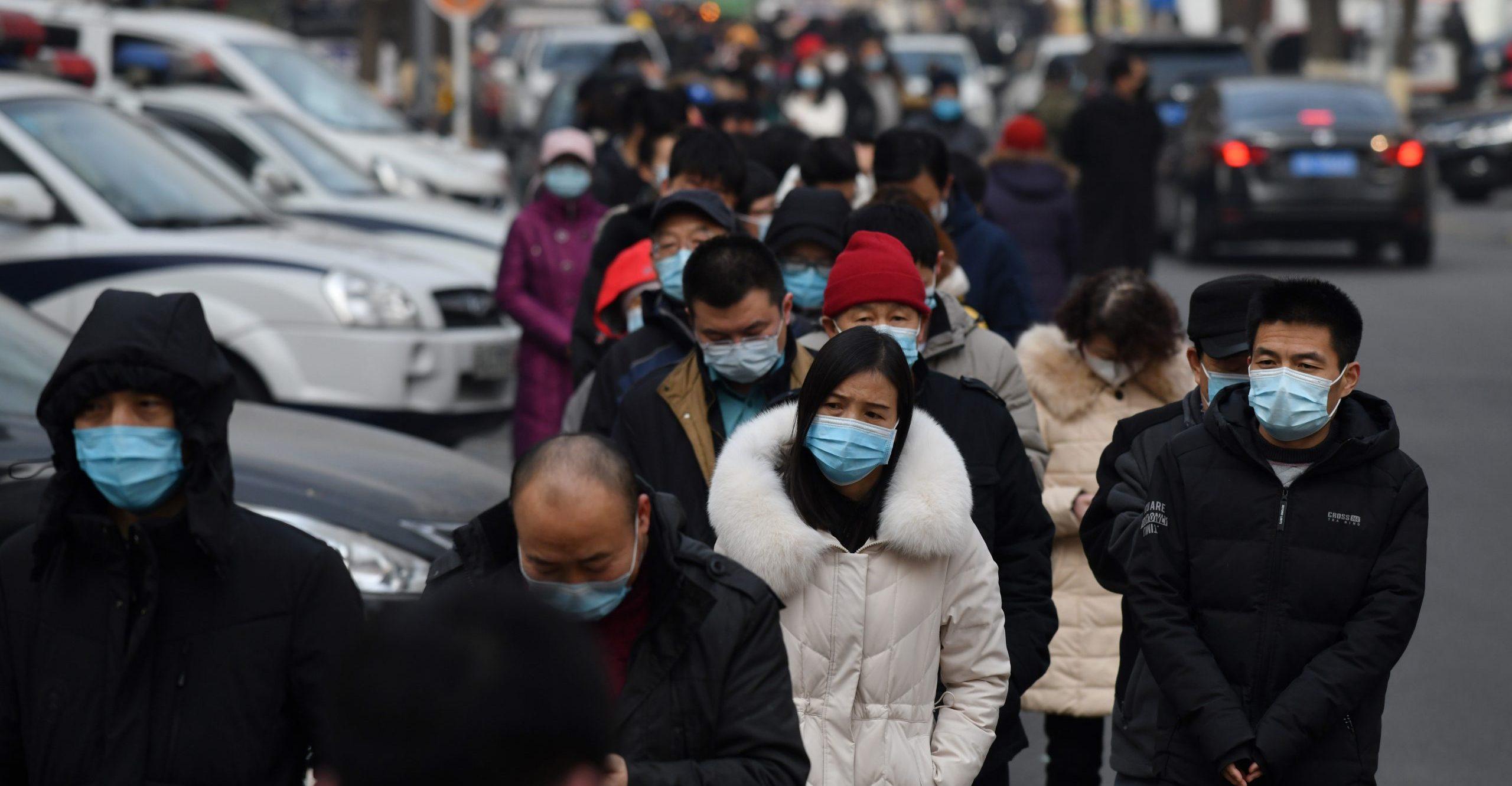 China recurre a pruebas rectales de COVID para casos sospechosos y turistas extranjeros