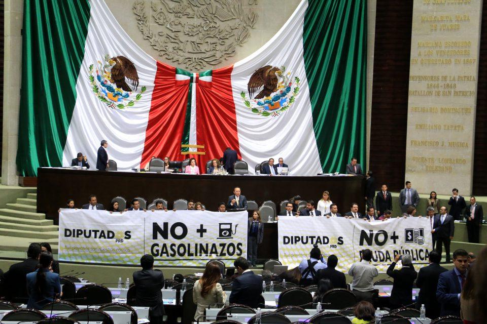 Diputados aprueban en lo general la Ley de Ingresos, tres horas antes de que venza el plazo