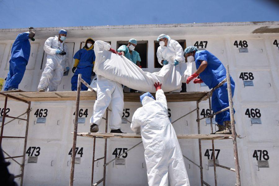 Crisis forense: sin banco de datos ni coordinación, México tardará 120 años en identificar 52 mil cuerpos, más los que se sumen