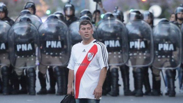 Boca, River, la Libertadores y el Bernabéu: cómo se pasó del clímax futbolístico al más absurdo desenlace en Argentina y Sudamérica