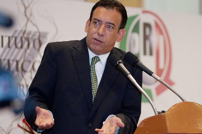 Moreira vive en Europa con salario de maestro y ahorros