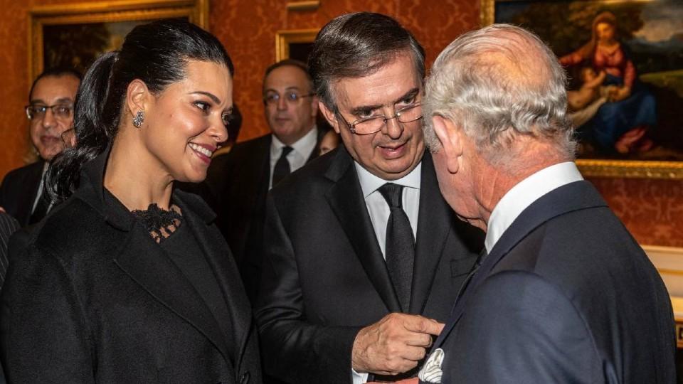 Ebrard invita al rey Carlos III a visitar México