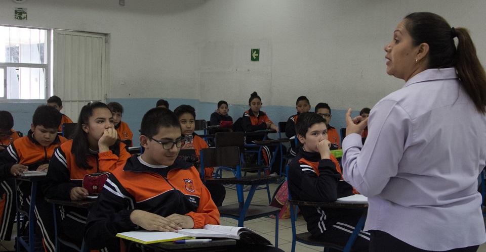 Infraestructura y capacitación, y no solo becas, lo que propone SEP para tener educación inclusiva