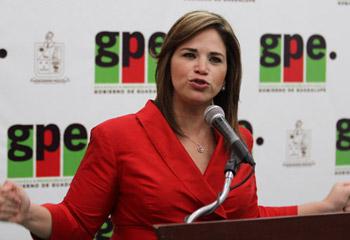 Obligan a alcaldesa de NL a retomar su cargo tras pedir licencia