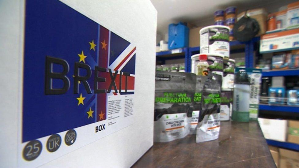 Qué contiene la “Brexit Box”, la caja de supervivencia para quienes temen una catástrofe por el Brexit