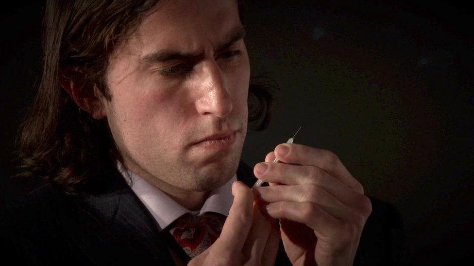 La controvertida vida de Aaron Traywick, el ‘biohacker’ que murió a los 28 años y quien decía tener una cura para el VIH