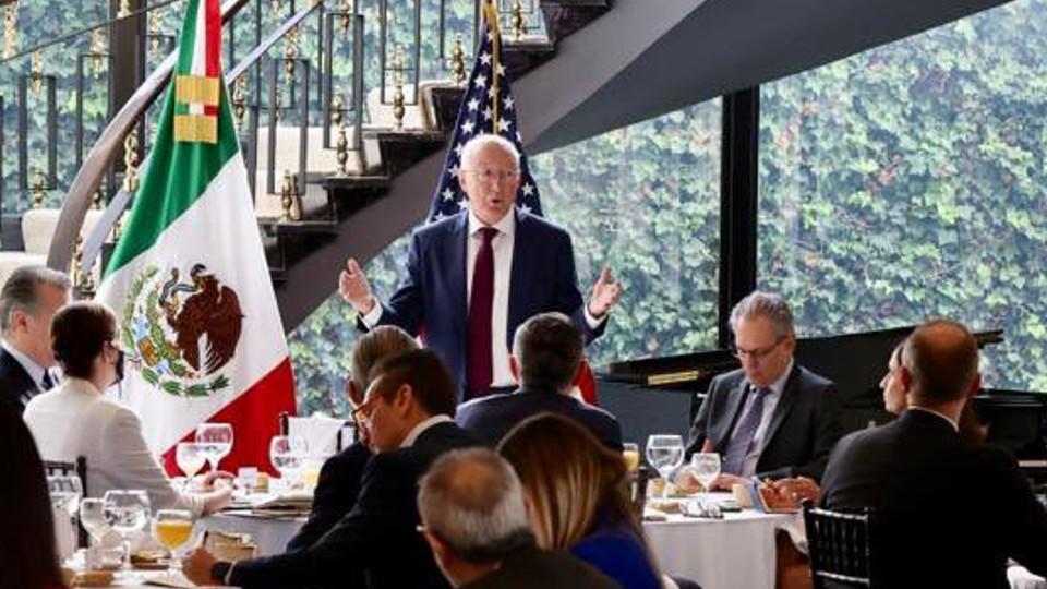 Resolver inseguridad en México, más fundamental que T-MEC, dice Ken Salazar, embajador de EU