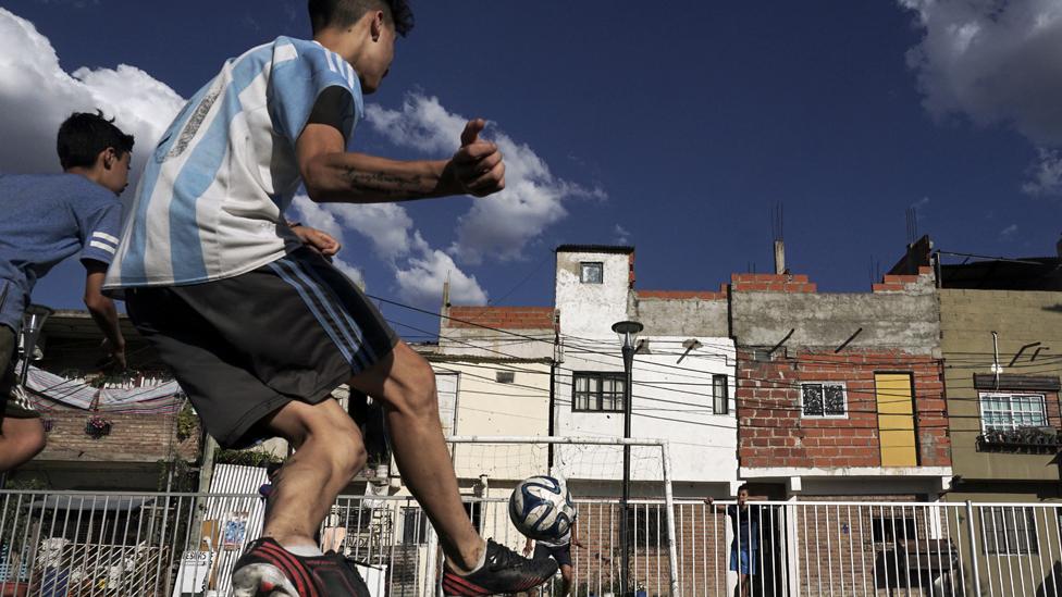 El escándalo por las denuncias de abuso sexual de menores que sacude al fútbol en Argentina