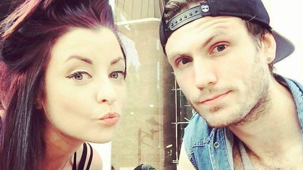 “Mi novia no quiere que la vea desnuda”: cómo el trastorno dismórfico corporal afecta la forma como te percibes a ti mismo