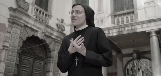 Sor Cristina hace homenaje a Madonna con “Like a virgin”