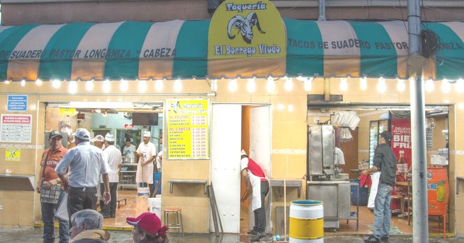 Procuraduría de la CDMX investiga supuesta extorsión de funcionarios a taquería El Borrego Viudo