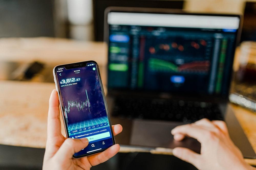 Más allá de ahorrar, lo mejor que puedes hacer es *invertir tu dinero*: ¿por dónde empezar?