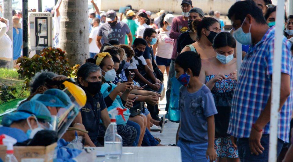 Salud registra más de 11 mil casos nuevos de COVID, la mayor cifra en la tercera ola