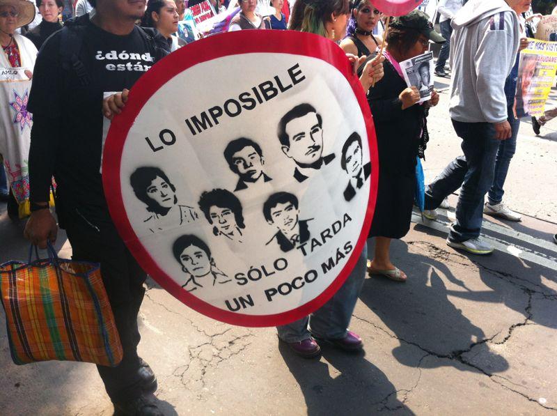 Marchan en el Día de las Madres por sus hijos desaparecidos