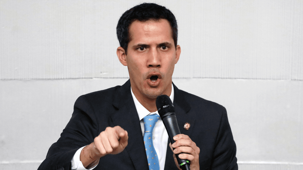 El Parlamento de Venezuela, liderado por la oposición, declara a Nicolás Maduro “usurpador” de la presidencia